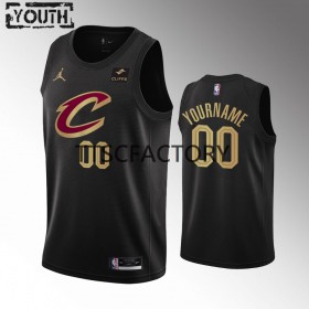 Dres Cleveland Cavaliers Prilagođeni Jordan 2022-23 Statement Edition Crno Swingman - Dječji